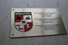 Grawerowany szyld mosiężny z herbem i tekstem